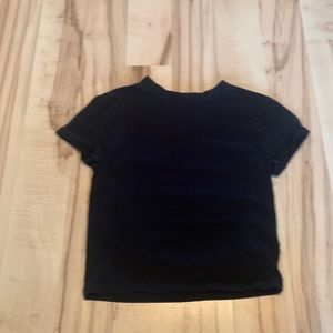 plain black cropped Tee